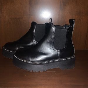 Chunky platform boots!